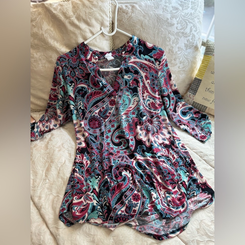 419. Honeyme Paisley Floral‎ Tunic Size M